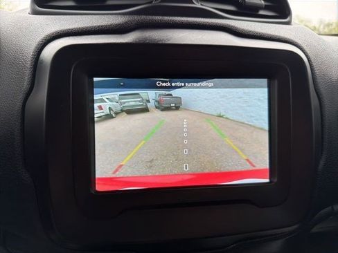 Used 2020 Jeep Renegade Altitude AWD/4WD image 28