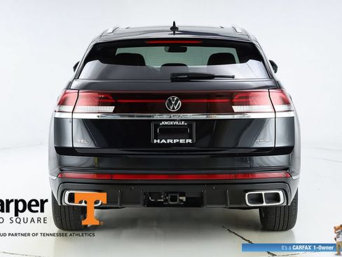 Used 2024 Volkswagen Atlas Cross Sport SEL R-Line AWD/4WD image 46