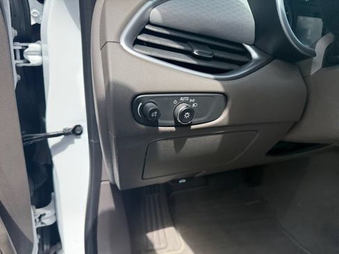 Used 2022 Chevrolet Malibu LS w/ Driver Confidence Package FWD image 17