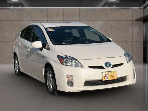Used 2010 Toyota Prius Five FWD image 2