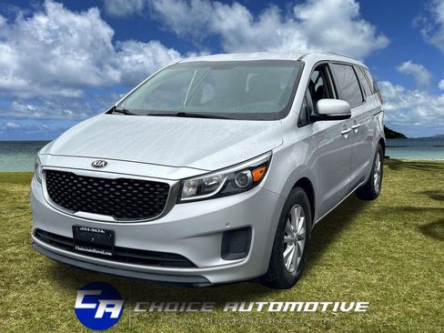 Used 2017 Kia Sedona LX w/ LX Essentials Premium Package image 1