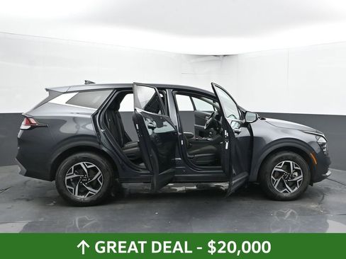 Used 2024 Kia Sportage LX image 57