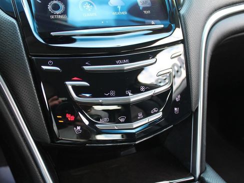 Used 2017 Cadillac XTS Luxury image 32