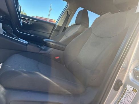 Used 2025 Toyota RAV4 XLE image 9