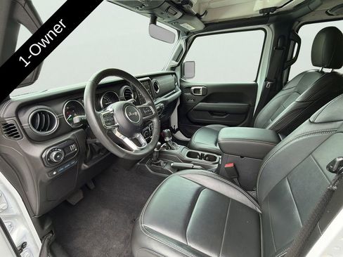 Used 2023 Jeep Wrangler Unlimited Sahara w/ Cold Weather Group AWD/4WD image 16