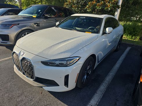 Certified 2023 BMW i4 eDrive35 RWD image 3