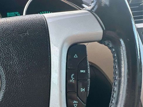 Used 2012 Chevrolet Traverse LTZ image 30