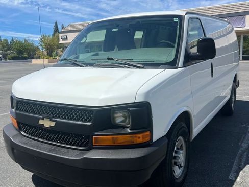 Used 2015 Chevrolet Express 2500 RWD image 1
