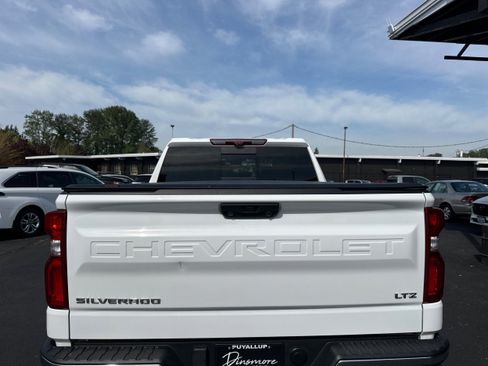 Used 2022 Chevrolet Silverado 1500 LTZ w/ LTZ Premium Package AWD/4WD image 26