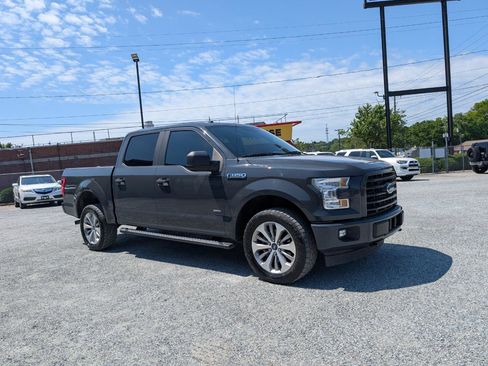 Used 2017 Ford F150 XL w/ Equipment Group 101A Mid AWD/4WD image 3