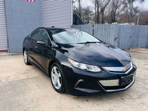 Used 2017 Chevrolet Volt LT w/ Comfort Package image 5