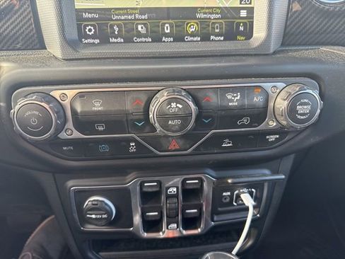 Used 2022 Jeep Wrangler Unlimited Sahara image 10