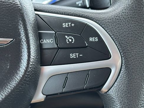 Used 2016 Chrysler 200 Limited FWD image 28