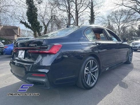 Used 2022 BMW 750i xDrive w/ Executive Package image 9