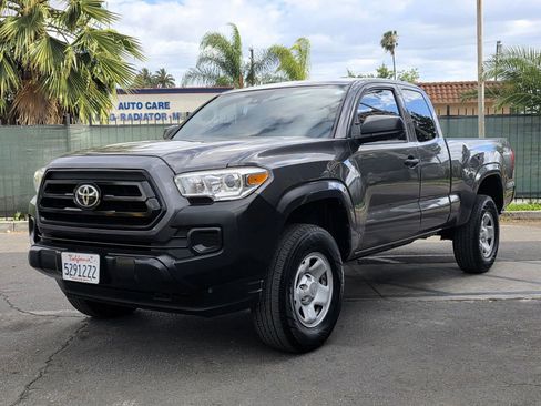 Used 2020 Toyota Tacoma SR RWD image 1