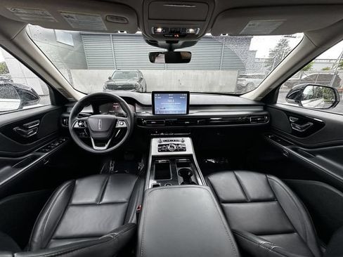 Certified 2023 Lincoln Aviator AWD w/ Premium Package image 3