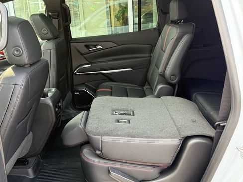 New 2026 Chevrolet Traverse RS w/ LPO, Floor Liner Package image 45