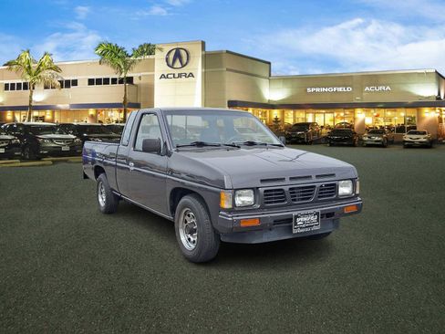 Used 1991 Nissan Pickup 2WD King Cab image 2