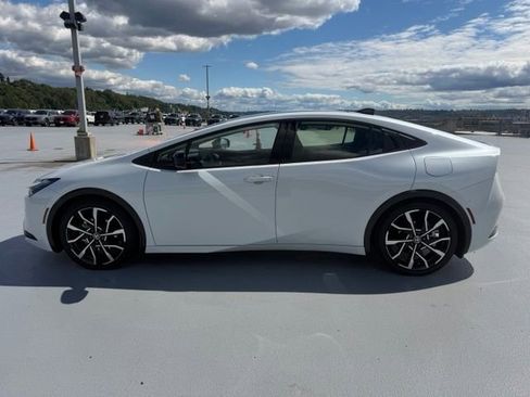 Certified 2026 Toyota Prius Plug-In Hybrid w/ Limited Premium Package FWD image 10