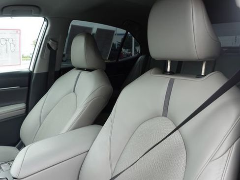 Certified 2022 Toyota Camry XLE FWD image 23
