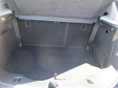 Used 2022 Chevrolet Trax LT w/ LT Convenience Package image 10