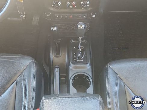 Used 2018 Jeep Wrangler Unlimited Sahara AWD/4WD image 17
