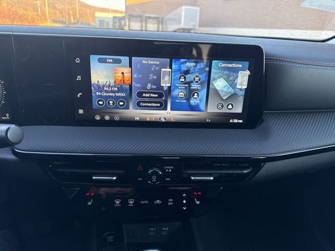 New 2026 Nissan Kicks SR w/ SR Premium Package image 17