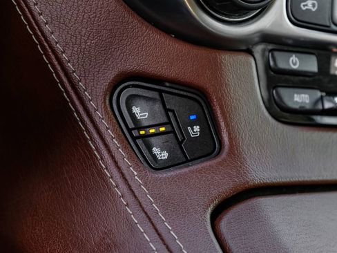 Used 2019 Chevrolet Suburban Premier image 33