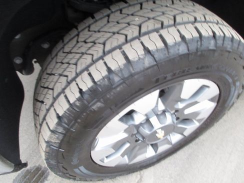 Certified 2024 Chevrolet Silverado 2500 LT image 12