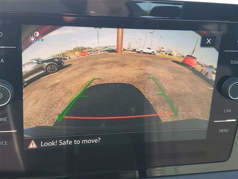 Used 2025 Volkswagen Jetta SE image 18