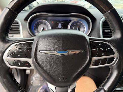 Used 2019 Chrysler 300 Limited RWD image 33
