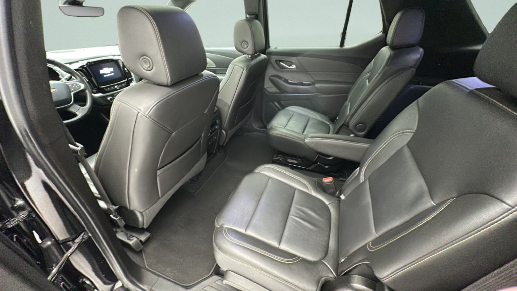Used 2023 Chevrolet Traverse LT w/ LT Premium Package AWD/4WD image 9