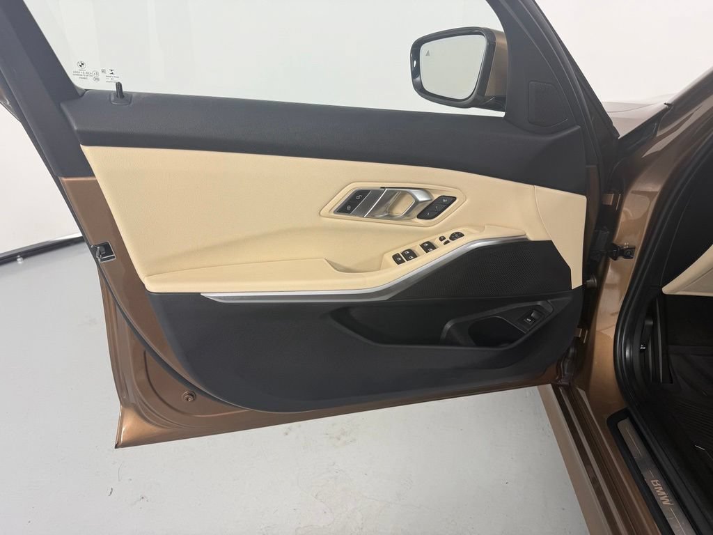 Used 2019 BMW 330i xDrive Sedan w/ Convenience Package AWD/4WD image 10