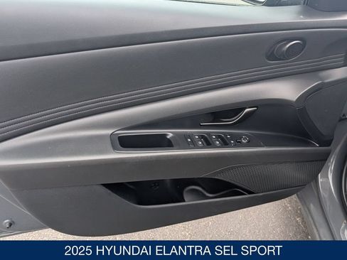 Certified 2025 Hyundai Elantra Sport FWD image 10