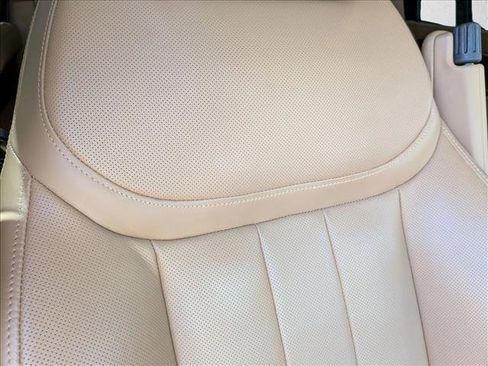 Used 2023 Land Rover Range Rover Long Wheelbase SE image 19