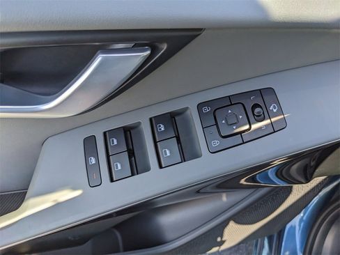Certified 2023 Kia Niro EX Touring image 21