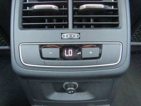 Used 2019 Audi A4 2.0T Premium w/ Convenience Package image 30