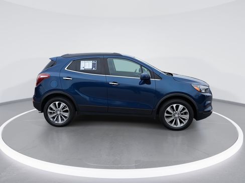 Used 2020 Buick Encore Preferred image 2