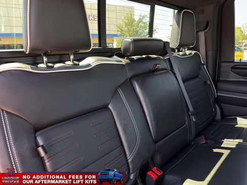 Used 2025 GMC Sierra 2500 AT4X AWD/4WD image 27