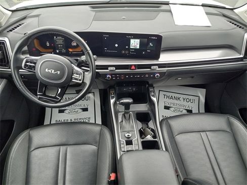 Used 2024 Kia Sorento S image 16