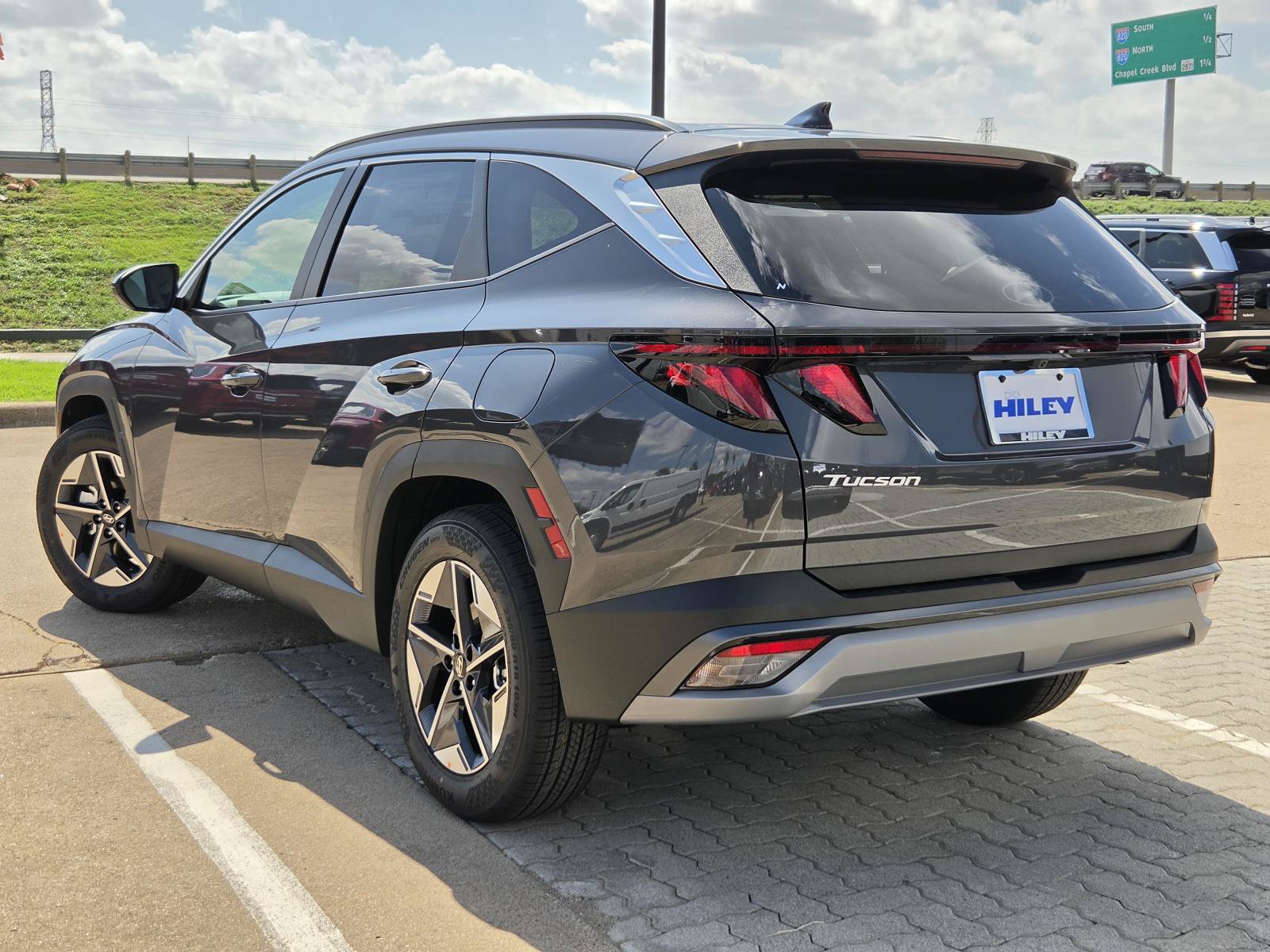 New 2026 Hyundai Tucson SEL FWD image 3
