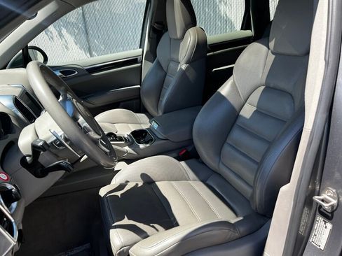 Used 2011 Porsche Cayenne S AWD/4WD image 17