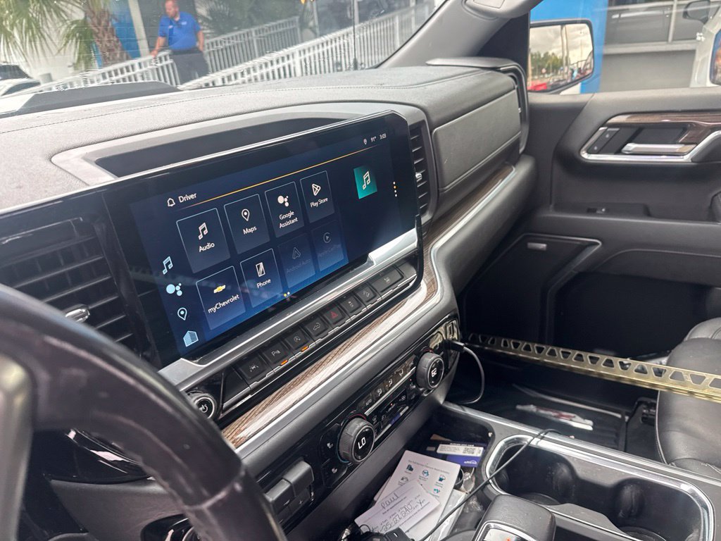 Used 2022 Chevrolet Silverado 1500 LT Trail Boss w/ LT Trail Boss Premium Package AWD/4WD image 12
