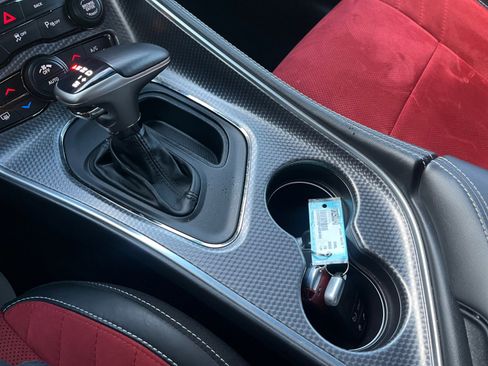 Used 2015 Dodge Challenger SRT Hellcat image 32