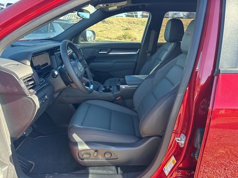 New 2026 GMC Terrain AT4 w/ LPO, Black Badging Package image 14