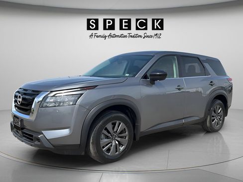 Used 2024 Nissan Pathfinder S AWD/4WD image 1