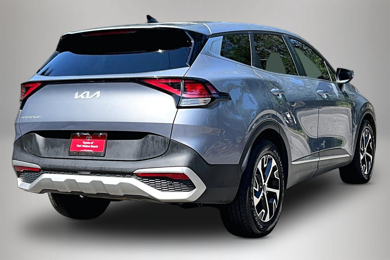 Used 2024 Kia Sportage EX FWD image 5