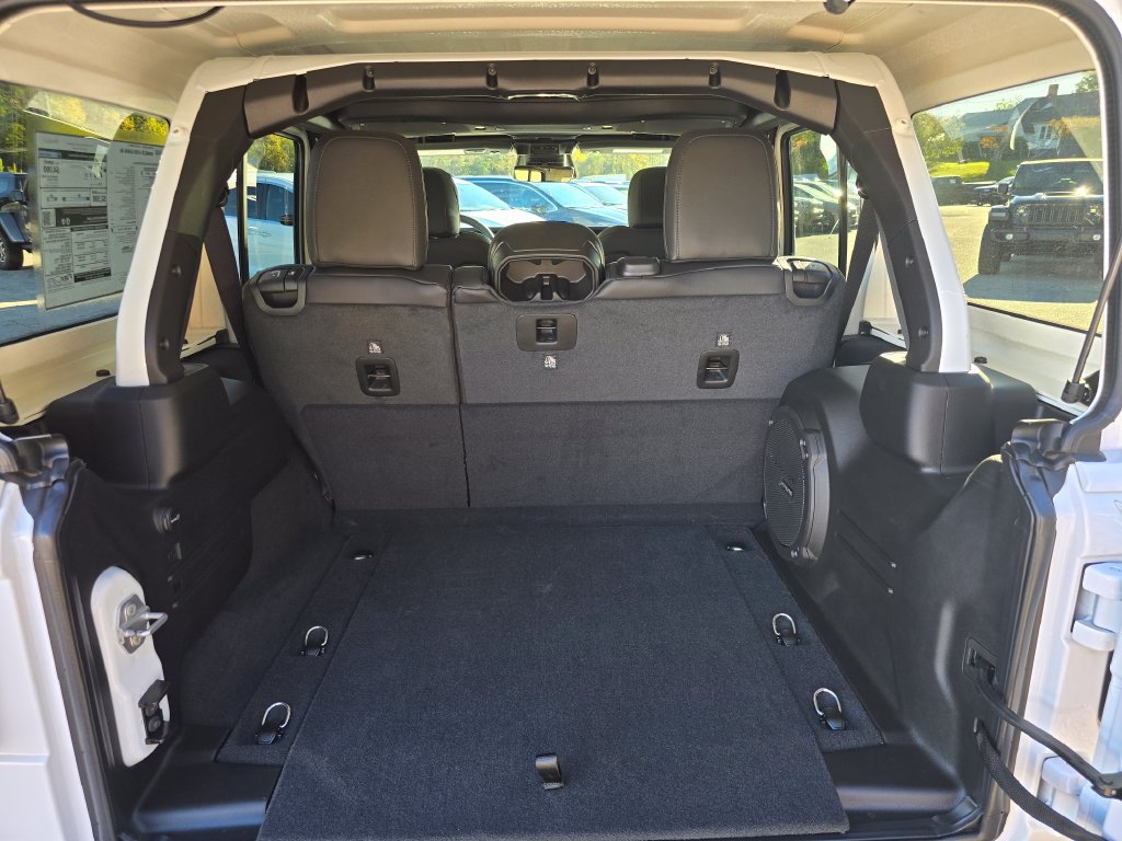New 2026 Jeep Wrangler Unlimited Sahara AWD/4WD image 13