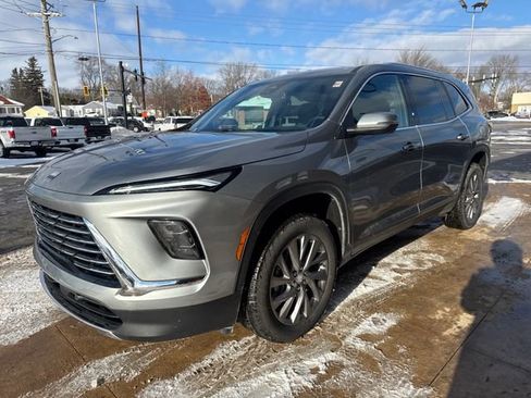 Certified 2025 Buick Enclave Preferred image 5