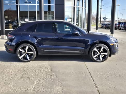 Used 2022 Porsche Macan image 46